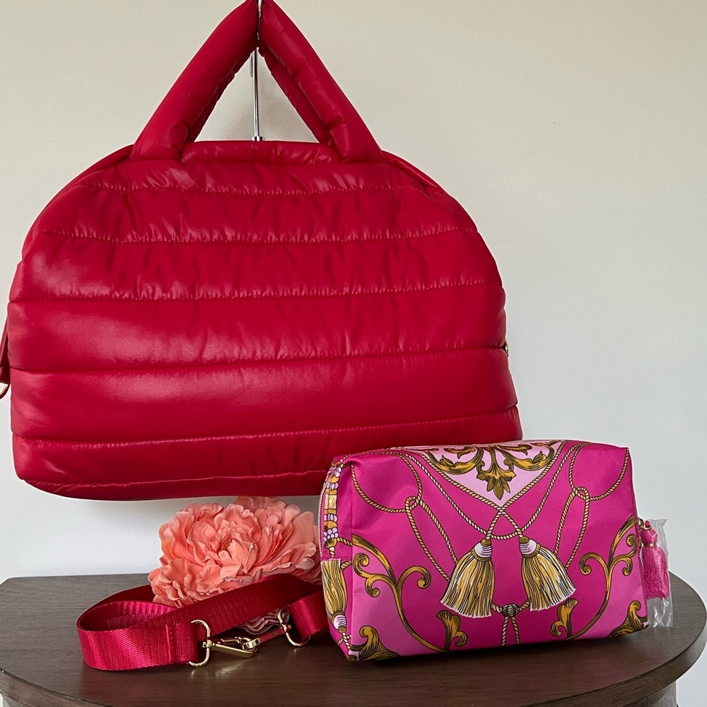 🩷Estee Lauder Pink Puffer Bag w/accessory Case🩷